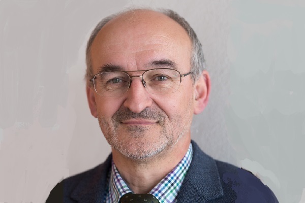 Porträtfoto Roman Siebenrock